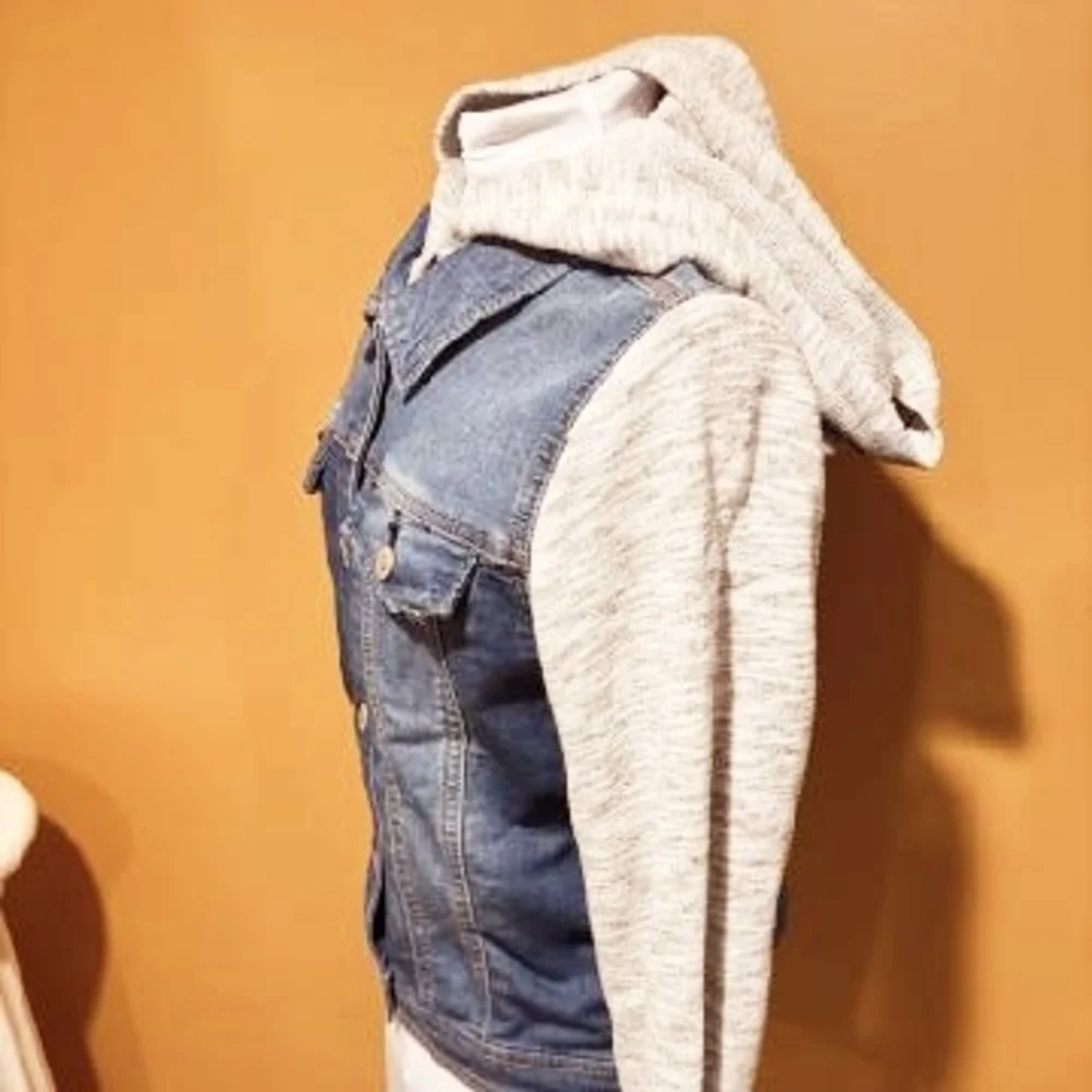 Cat & Jack Girls Denim Jacket with Gray Sleeves
